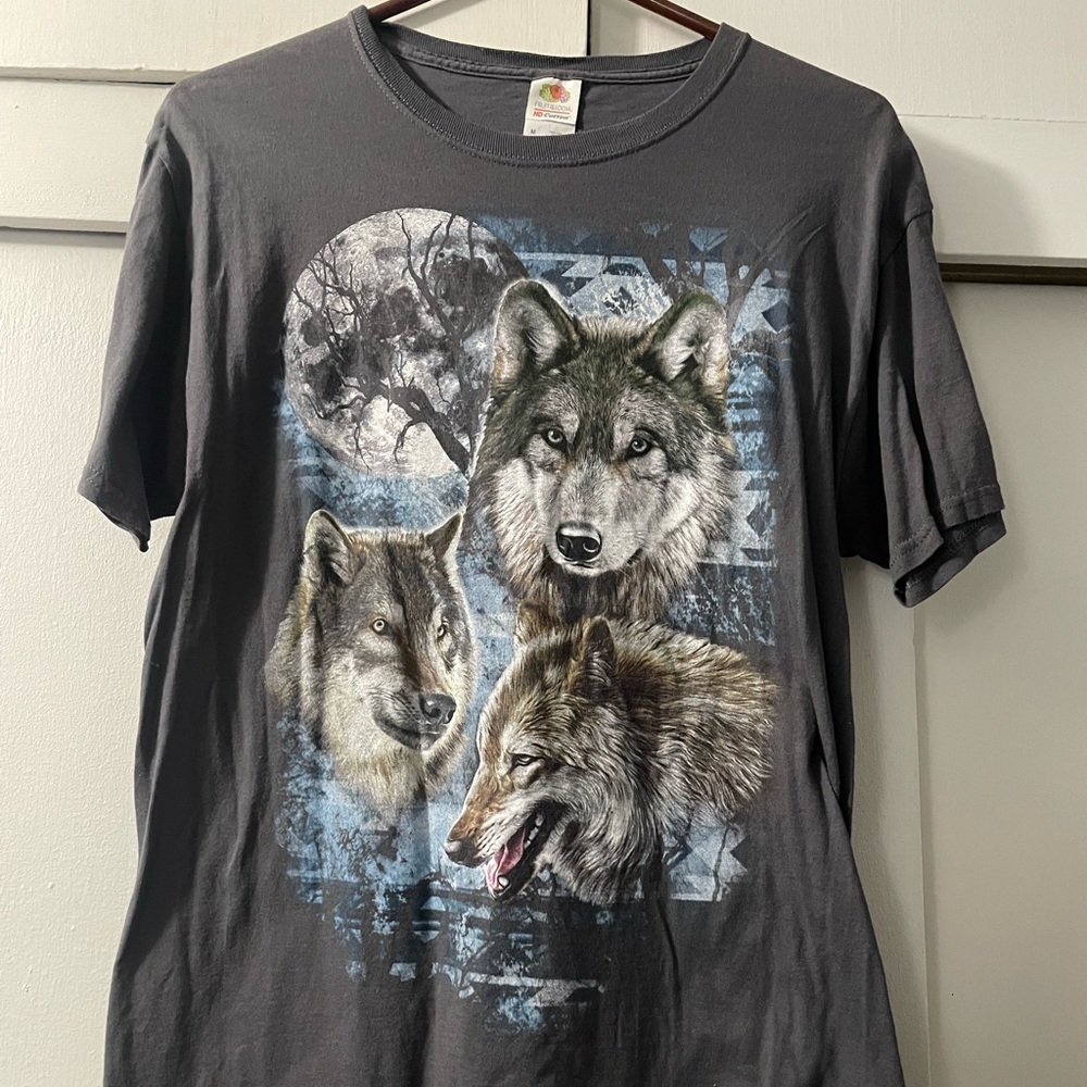 Wolf Tee